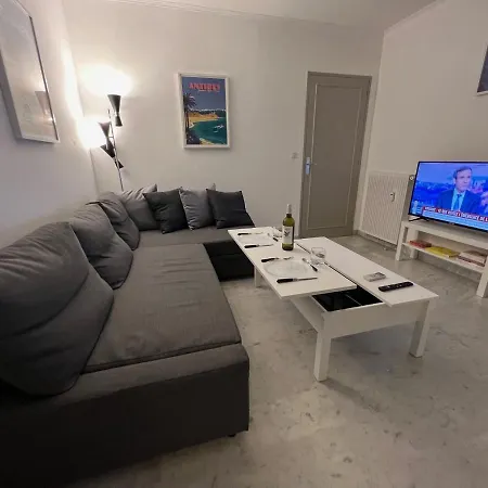 Seafront - Beautiful Flat With Aircon And Comfortable Loggia *