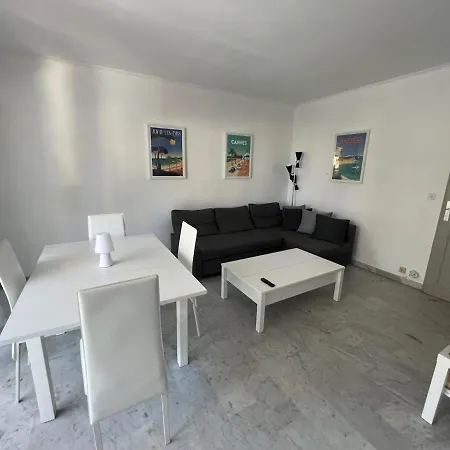 Seafront - Beautiful Flat With Aircon And Comfortable Loggia Apartman Vallauris