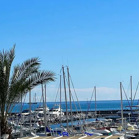 Seafront - Beautiful Flat With Aircon And Comfortable Loggia * Валлорис