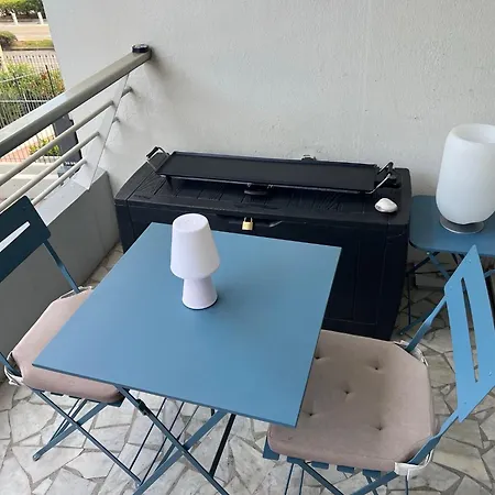 Seafront - Beautiful Flat With Aircon And Comfortable Loggia Apartmán *