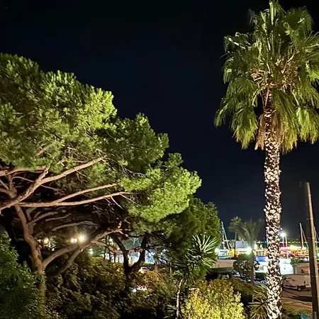 Seafront - Beautiful Flat With Aircon And Comfortable Loggia * Vallauris