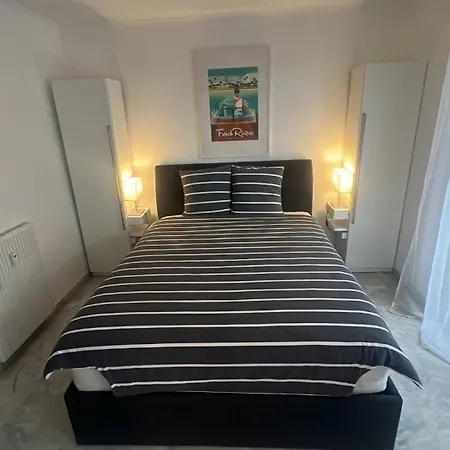 Seafront - Beautiful Flat With Aircon And Comfortable Loggia Daire