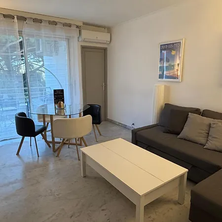 Apartmán Seafront - Beautiful Flat With Aircon And Comfortable Loggia Vallauris