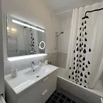 Seafront - Beautiful Flat With Aircon And Comfortable Loggia * Vallauris