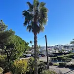 Seafront - Beautiful Flat With Aircon And Comfortable Loggia