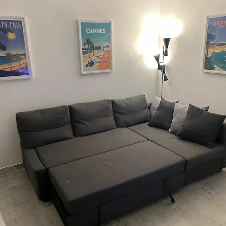 Apartment Seafront - Beautiful Flat With Aircon And Comfortable Loggia