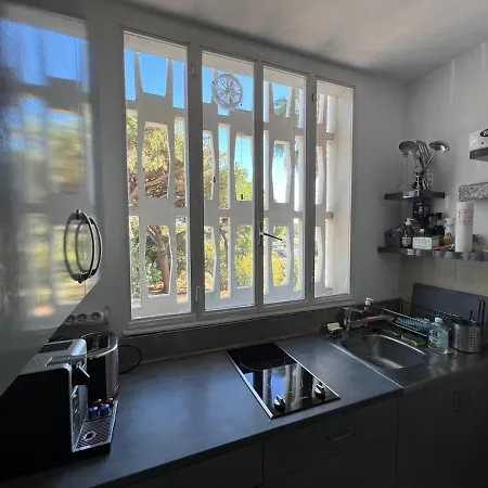 Seafront - Beautiful Flat With Aircon And Comfortable Loggia *