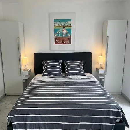 Apartment Seafront - Beautiful Flat With Aircon And Comfortable Loggia Vallauris