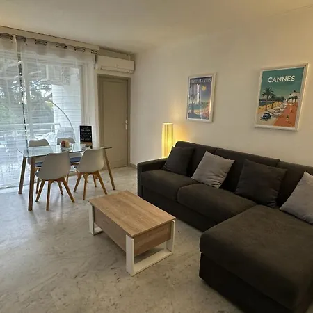 Seafront - Beautiful Flat With Aircon And Comfortable Loggia 아파트