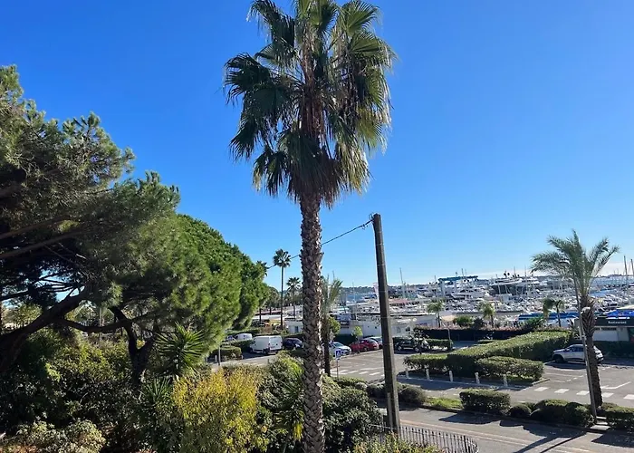 Seafront - Beautiful Flat With Aircon And Comfortable Loggia